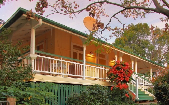 Worendo Cottages – Outside – Barney View