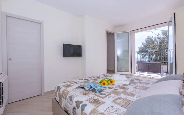Serena 1 in Alassio With 2 Bedrooms and 2 Bathrooms