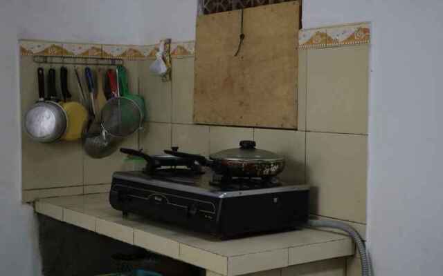 Sutriyanto Homestay by ZUZU