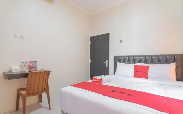 RedDoorz Plus @ Kesambi Street Cirebon