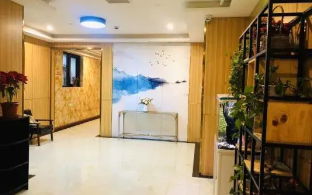 Longchen Holiday Inn (Shanghai Ruijin Hospital Yongjia Road Branch)