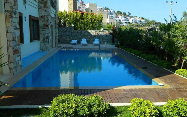 Liona Residence