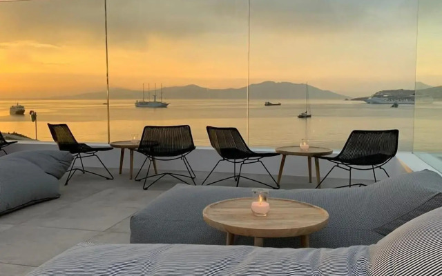 Apiro Mykonos