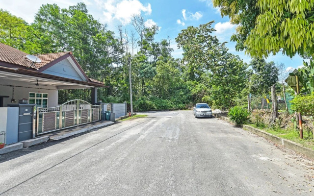 OYO Home 90584 Dz Homestay Bukit