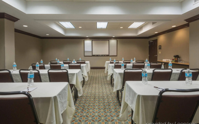 Staybridge Suites Memphis - Poplar Ave East by IHG