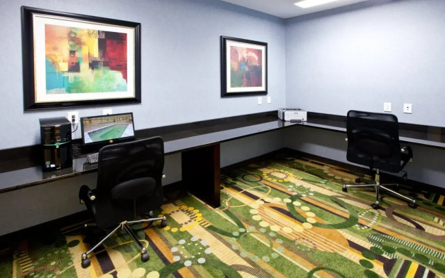 Holiday Inn Express & Suites Shelbyville Indianapolis by IHG