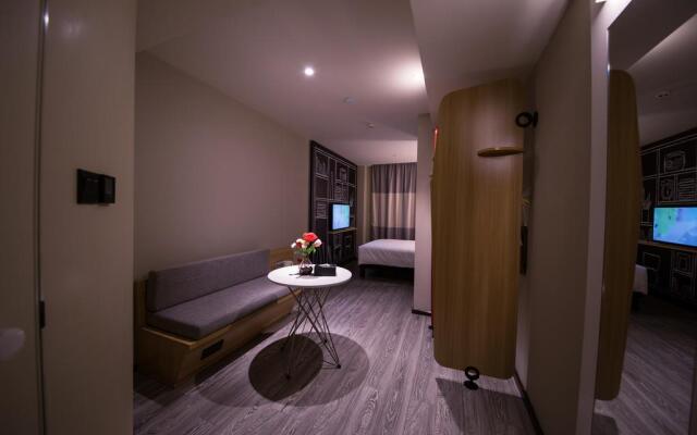 Ibis Hotel (Guangzhou Yuexiu Park Subway Station)