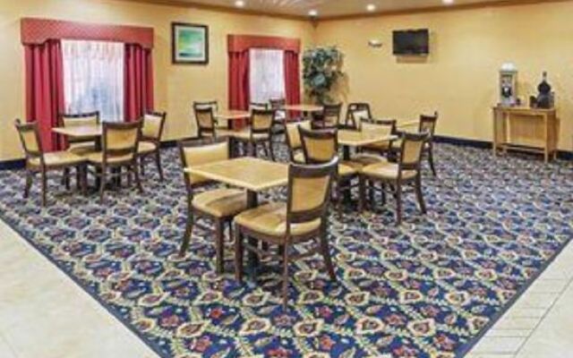 La Quinta Inn & Suites by Wyndham Ada