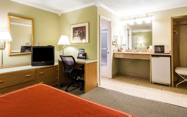 Capital O Stevenson Inn Riverside