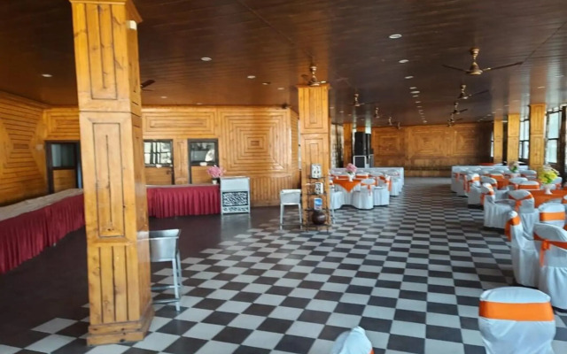 Hotel Pine Grove