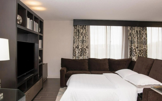 Sheraton Minneapolis West Hotel