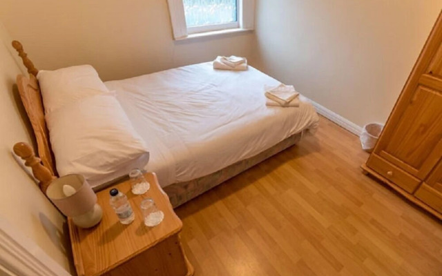 An Sean Ostan Apartments