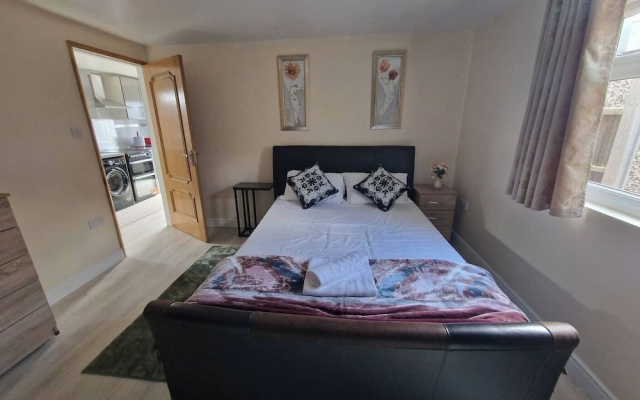 Cozy 2-bedroom Apartment in Tyseley, UK - Perfect City Retreat