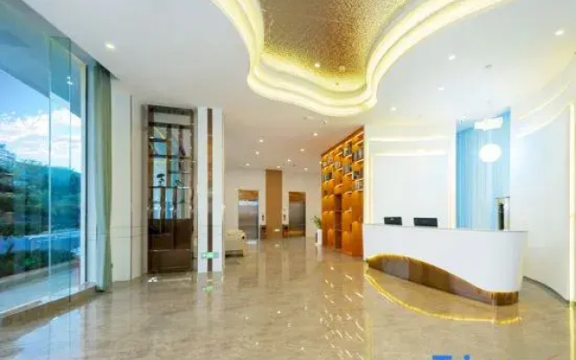 Lufeng Hotel (Sanya Yalong Bay Station)