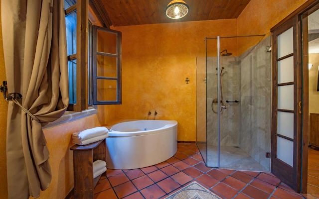 S. Nikolis Historic Boutique Hotel