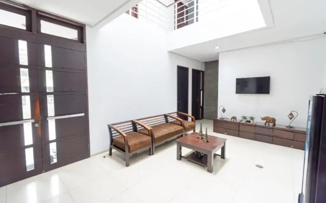 1953 Residence Stasiun Tebet Syariah