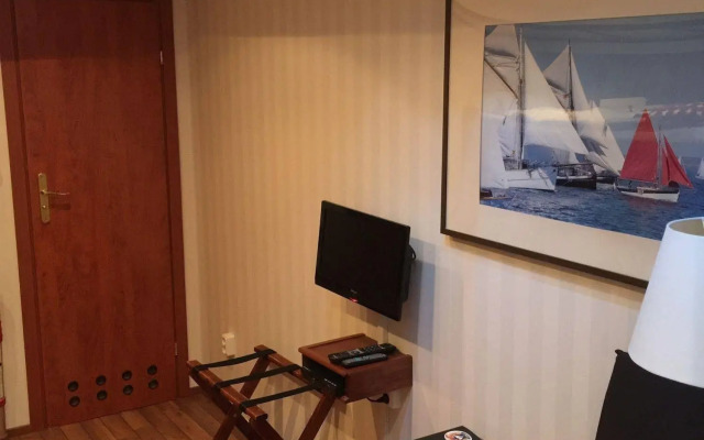 Hotel M/S Monika