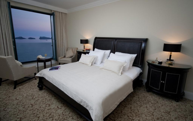 Royal Princess Hotel