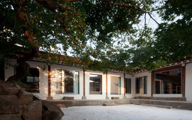 Side Hanok Guesthouse