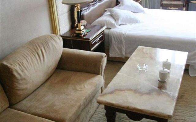Royal Palace Hotel
