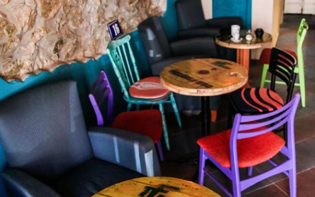 Varad Inn Hostel and Cafe