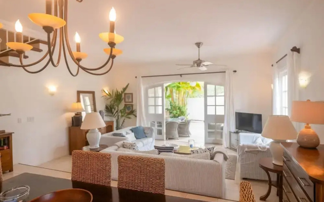 Large Townhouse with Plunge Pool, 3 mins from Beach - Turtle View 2 by BSL Rentals