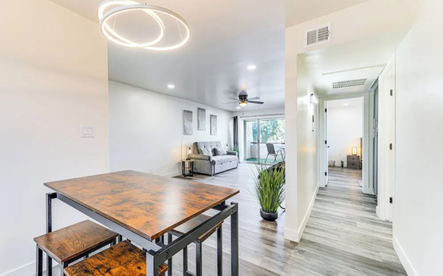 Scottsdale Condo w/ Community Pool & Hot Tub!