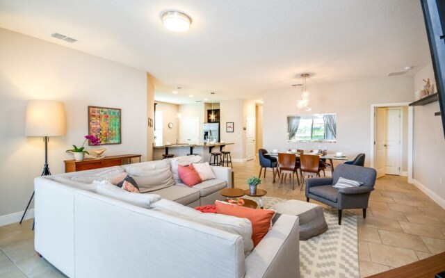 Solterra - 4175 Oaktree Drive