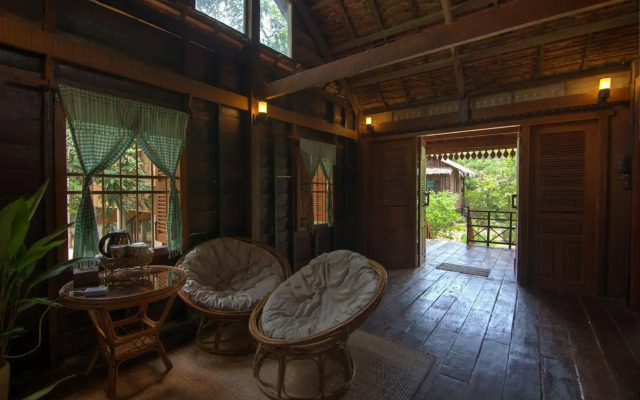 Palm Village Resort & Spa