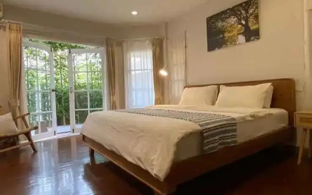 Booming House