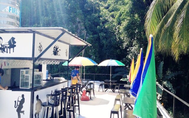 Western Highway Lodge