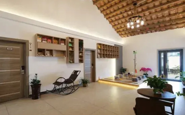 Banyan Tree Courtyard Homestay (Beihai Yintan Branch)
