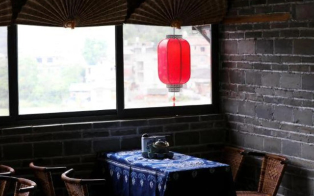 Fengguan Mountain Meilu Village Inn (Yangshuo Yulong River Scenic Area)