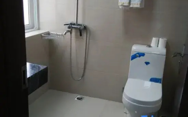 Linhai Zhaoyue Business Hotel