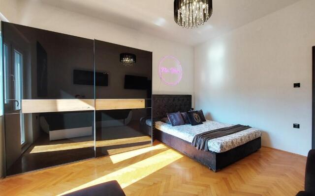 Mini Palais - Beachfront, 5 min center, terrace