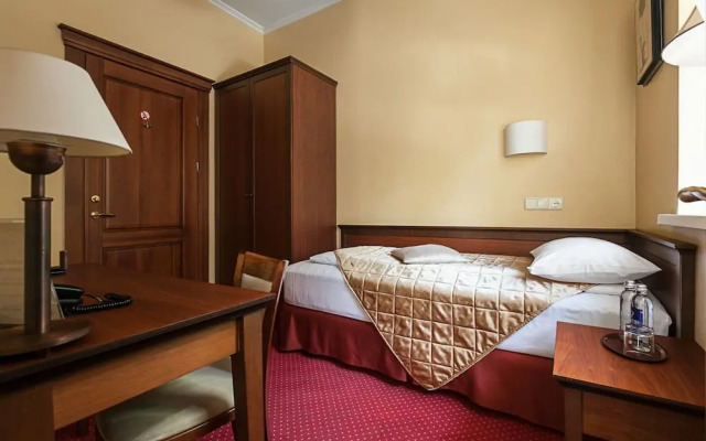 Conviva Hotel