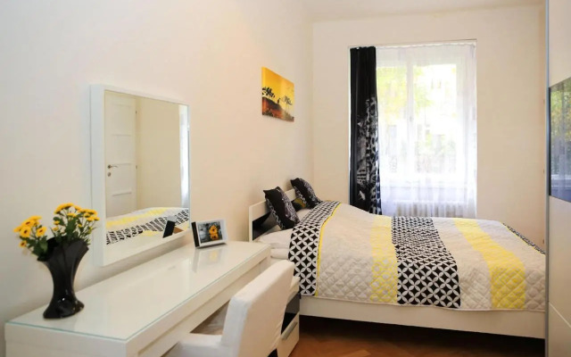Yellow apartment few steps from metro