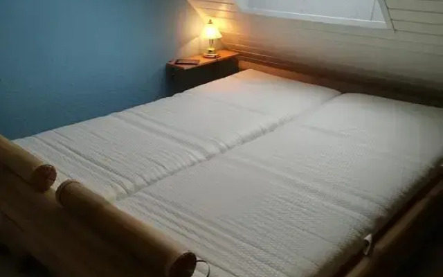 FEWO KIRA, direkt hinterm Deich