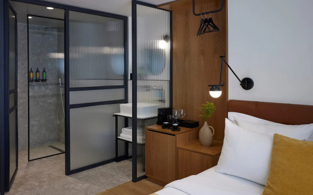 Compact Urban Double room (full double bed) (bed type is subject to availability)