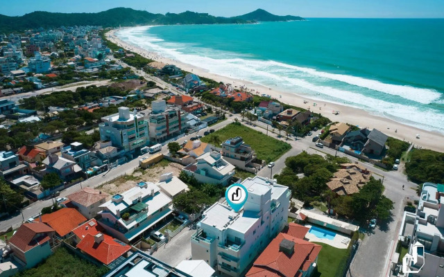 Apartamento com 02 dormitórios