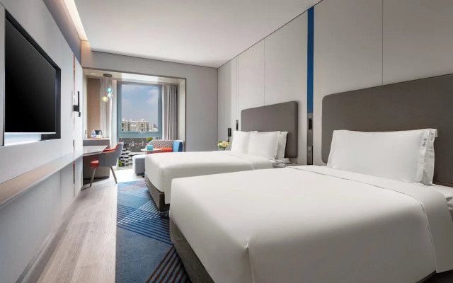 Holiday Inn Express Shanghai Changfeng Park by IHG