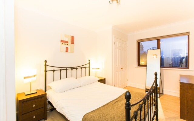 Three Bedroom Limehouse