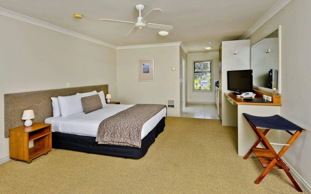 Whangaparaoa Lodge Motel