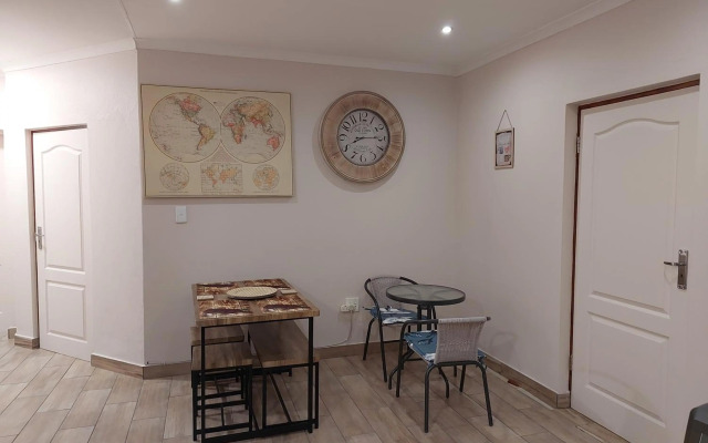 Twins Guest House Astoni