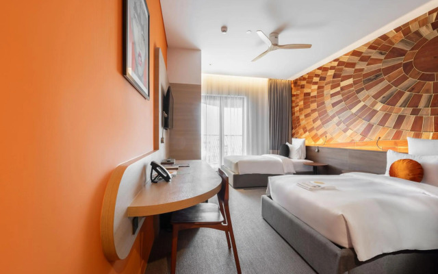 SUN & MOON, Riverside Hotel