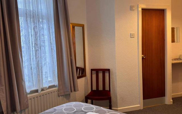 OYO Delton Hotel Blackpool Pleasure Beach