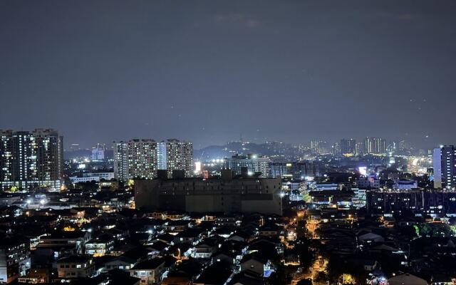 Premium Retreat Suite Icon City