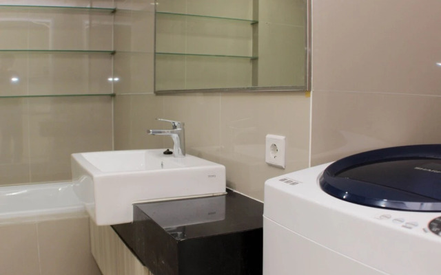 Warm And Cozy Studio At Azalea Suites Apartment