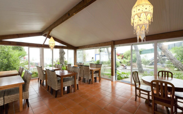 Amar Hostel, Suites & Surf Camp