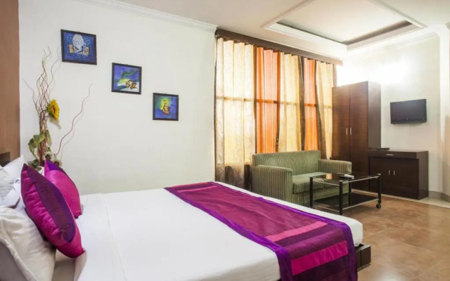 Hotel Om Paradise by OYO